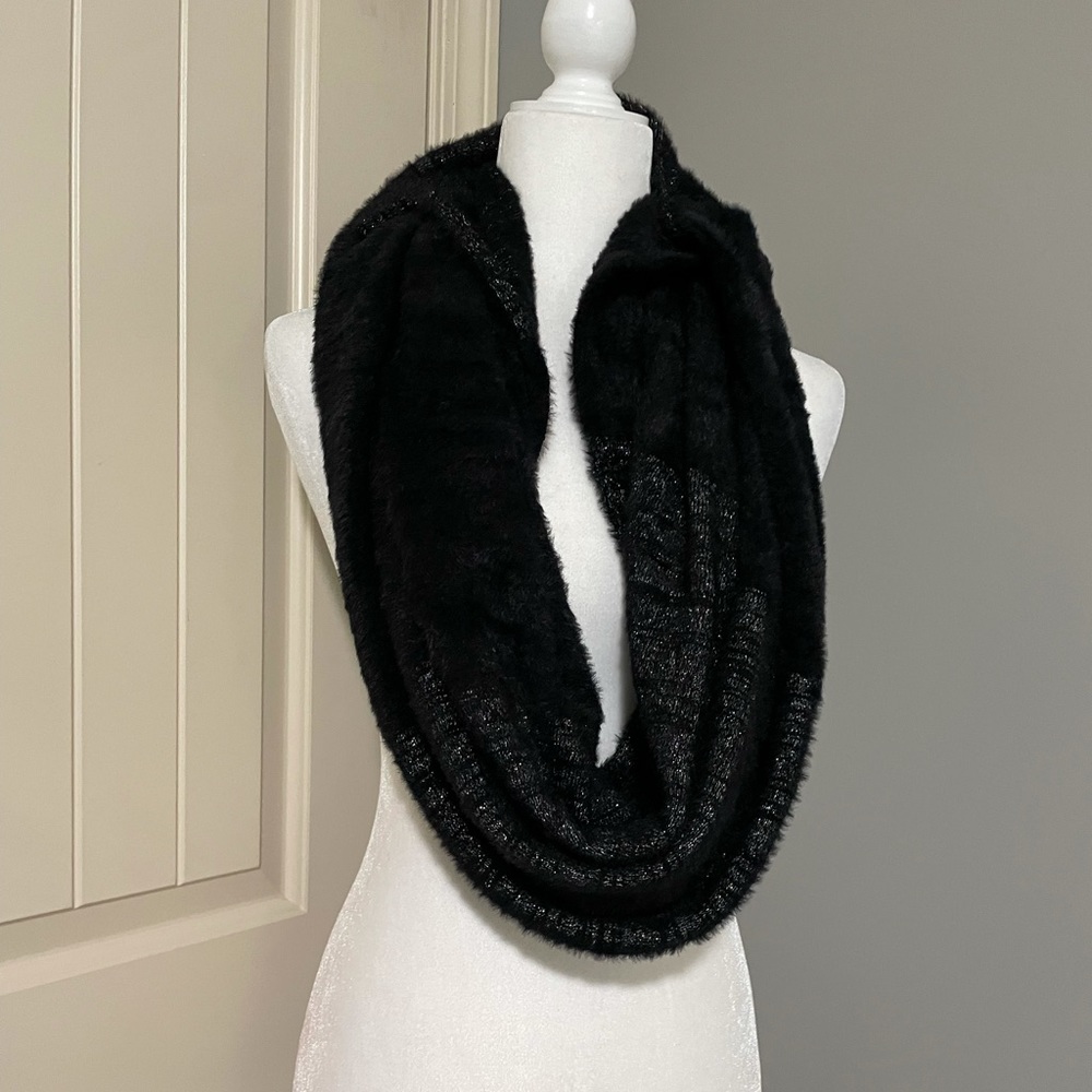 Stella & Dot kaci versatile infinity scarf/wrap,